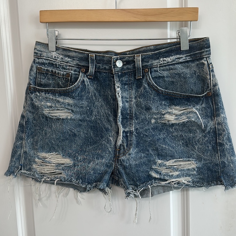 Vintage Levi Shorts W33 - 15 1/2 inch waist probably a size 28 equivalent